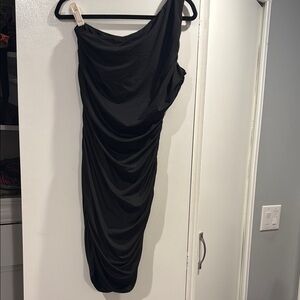 Elegant Black One-Shoulder Dress